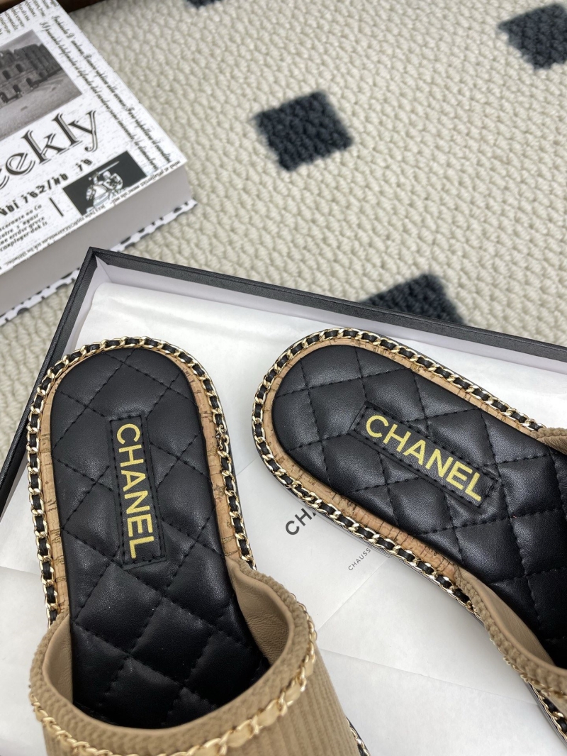 Ch**el slippers